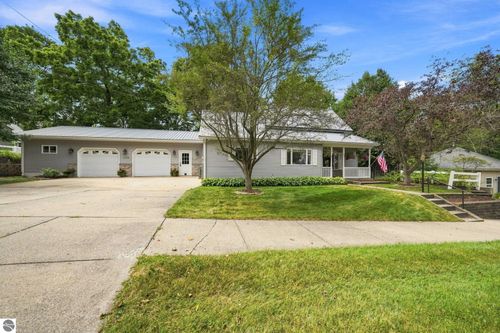 1126 Laurel St, Cadillac, MI, 49601-2430 | Card Image