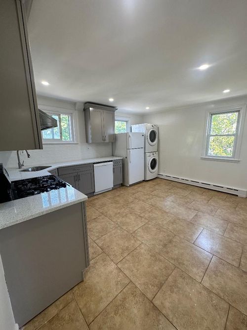 fl-2nd-69 4th St, New Hyde Park, NY, 11040-4117 | Card Image