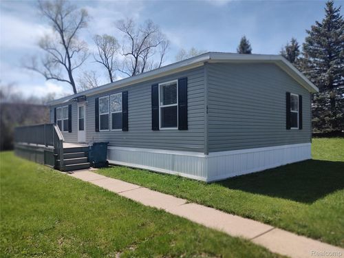 66 Grey Fox Ct, Grand Blanc, MI, 48439-8176 | Card Image