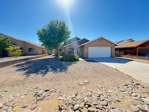 2825 N Tanner St, Kingman, AZ, 86401-4352 | Card Image