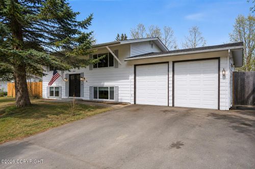 7041 Tall Spruce Dr, Anchorage, AK, 99502-2747 | Card Image