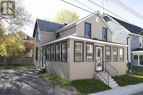 136 Biggings Ave, Sault Ste. Marie, ON, P6A3T9 | Card Image