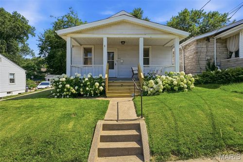 7614 Weaver Ave, Maplewood, MO, 63143-1212 | Card Image