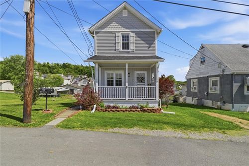 8 Eggers Ave, Belle Vernon, PA, 15012-1312 | Card Image