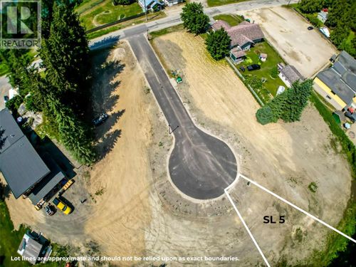 10-1445 Illecillewaet Rd, Revelstoke, BC, V0E2S1 | Card Image