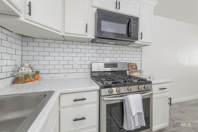 207 Park Ave, House other with 3 bedrooms, 2 bathrooms and 1 parking in Nyssa OR | Image 10