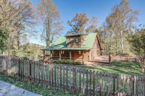 129 Log Cabin Rd, Johnson City, TN, 37615-2682 | Card Image