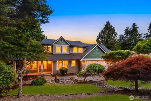 8226 Granite Dr Nw, Gig Harbor, WA, 98329-8677 | Card Image