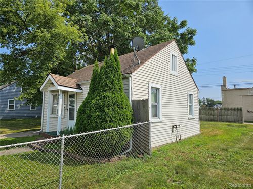 11012 Paige Ave, Warren, MI, 48089-1711 | Card Image
