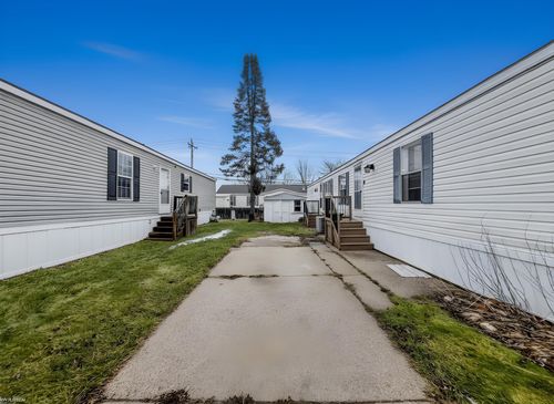 45130 Sheri Dr, Macomb, MI, 48044-4370 | Card Image