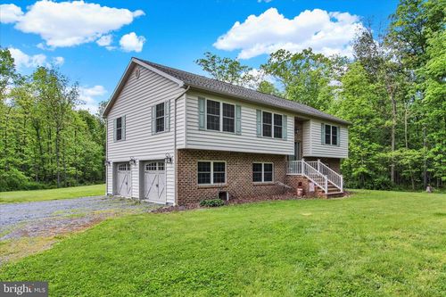 145 Roberts Rd, LITTLESTOWN, PA, 17340-9641 | Card Image