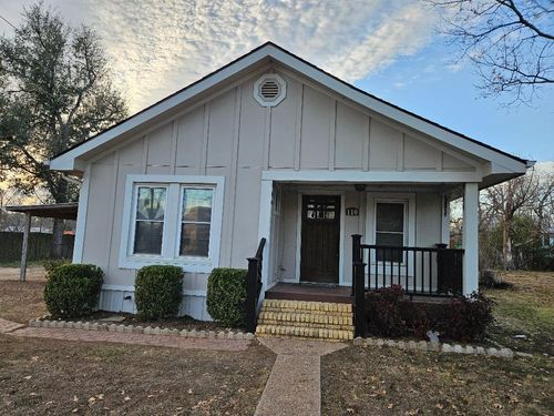 110 Lexington Rd, Elgin, TX, 78621-2126 | Card Image