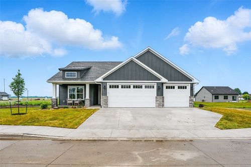 933 Long Dr, Solon, IA, 52333-9694 | Card Image