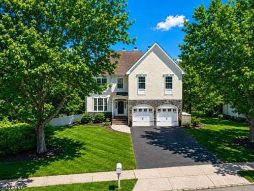 8 Miller Ln, Whitehouse Station, NJ, 08889-3208 | Card Image