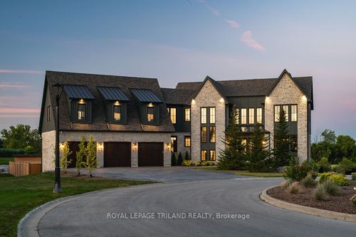 202-9861 Glendon Dr, Middlesex Centre, ON, N0L1R0 | Card Image