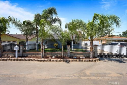 10275 56th St, Jurupa Valley, CA, 91752-2335 | Card Image
