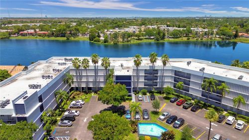 apt-309-873 Ne 195th St, Miami, FL, 33179-3443 | Card Image