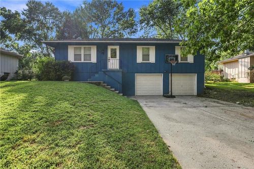 2206 S Park Ave, Oak Grove, MO, 64075-9008 | Card Image