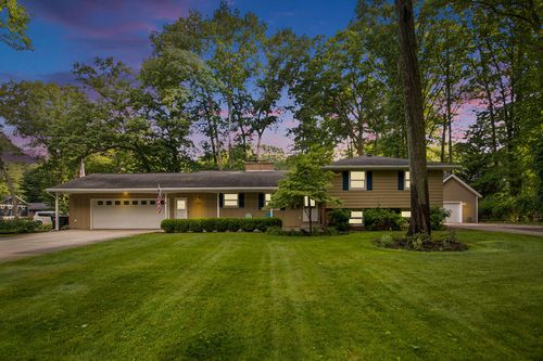 1019 S Baywood Dr, Holland, MI, 49424-2584 | Card Image