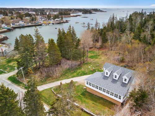 84 Old Harbor Rd, Vinalhaven, ME, 04863-3709 | Card Image