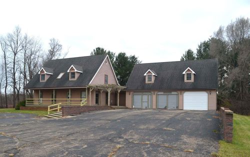 61881 36th Ave, Bangor, MI, 49013-9538 | Card Image