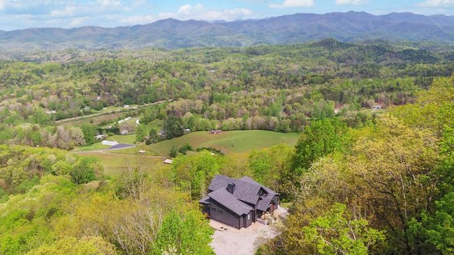433 Hawkeye Trl, Home with 3 bedrooms, 3 bathrooms and null parking in Marble NC | Image 64