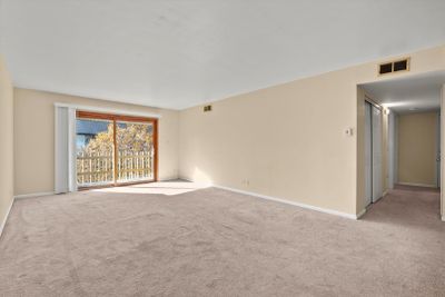 201 - 16 Kingery Quarter, Condo with 2 bedrooms, 1 bathrooms and 2 parking in Willowbrook IL | Image 3