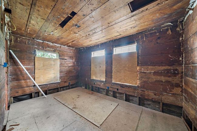 2407 Does require sheetrock | Image 20