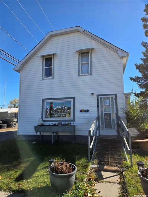 102 Cypress St, Maple Creek, SK, S0N1N0 | Card Image