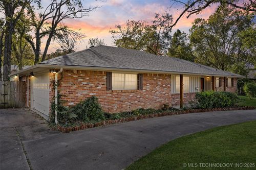 2613 Oakdale Dr, Bartlesville, OK, 74006-4330 | Card Image