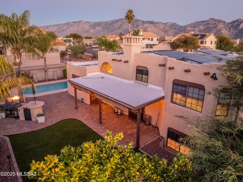 12831 N Meadview Way, Oro Valley, AZ, 85755-6635 | Card Image