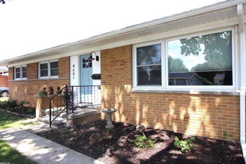8601 Timberline Dr, Shelby Twp, MI, 48316-4561 | Card Image