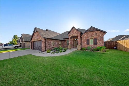 4605 Hidalgo Ave, Mustang, OK, 73064-6450 | Card Image