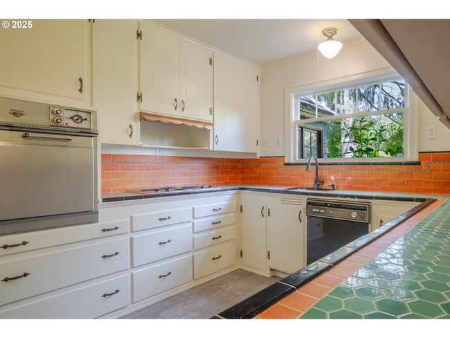 92216 Whiskey Rd, House other with 6 bedrooms, 3 bathrooms and 2 parking in Warrenton OR | Image 21
