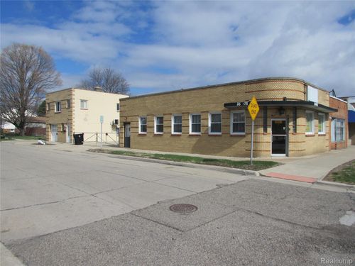 26601 Gratiot Ave, Roseville, MI, 48066-3372 | Card Image