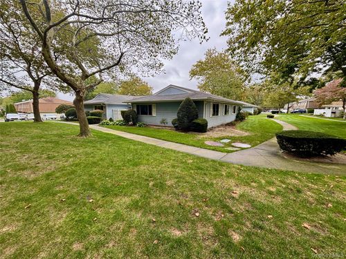 119 Storm Dr, Holtsville, NY, 11742-1913 | Card Image