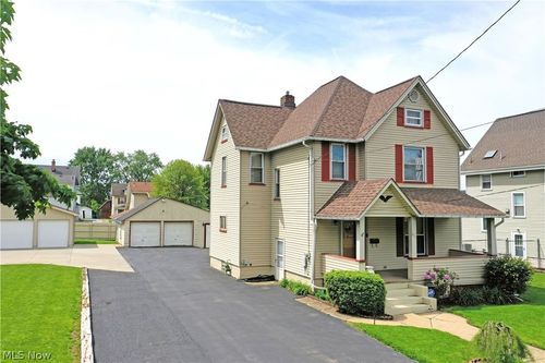 211 E Wilson Ave, Girard, OH, 44420-2702 | Card Image