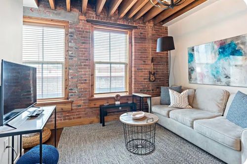 201-610 21st Ave N, Nashville, TN, 37203-5227 | Card Image