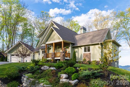 366 Signature Row Boulevard, Waynesville, NC, 28785 | Card Image