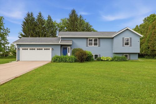 W226N8085 Rolling Hills Dr, Lisbon, WI, 53089-1729 | Card Image