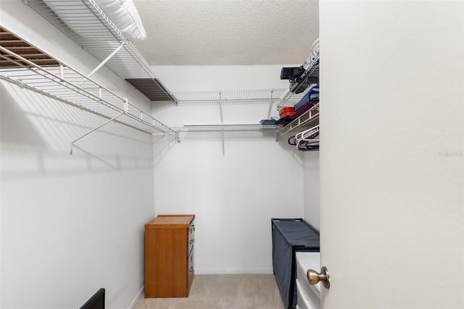 WALK-IN CLOSET | Image 28