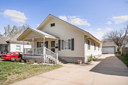 118 N Massachusetts St, Winfield, KS, 67156-1818 | Card Image