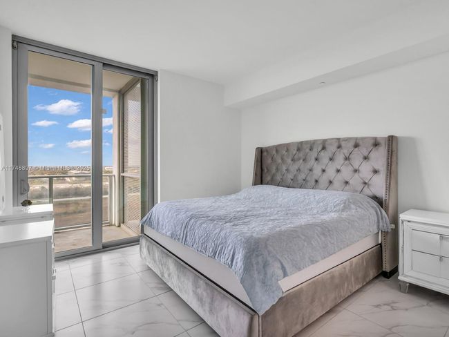 APT-1507 - 2000 Metropica Way, Condo with 2 bedrooms, 2 bathrooms and null parking in Sunrise FL | Image 12
