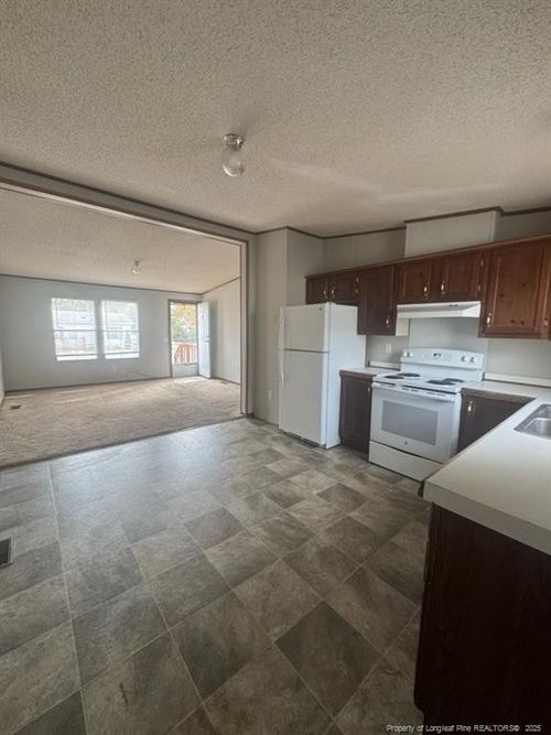 142 Oak St, Fayetteville, NC, 28306-4005 | Card Image