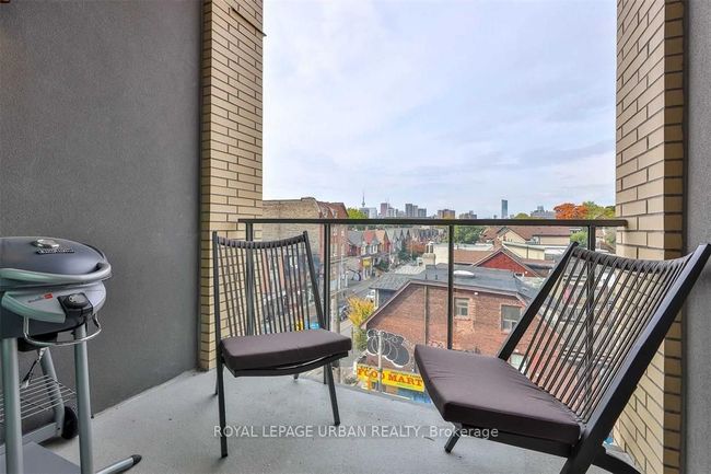 402 - 495 Logan Ave, Condo with 3 bedrooms, 2 bathrooms and null parking in Toronto ON | Image 11
