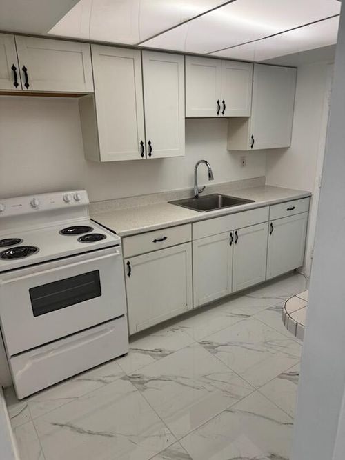 12-2285 Ne 172nd St, North Miami Beach, FL, 33160-2951 | Card Image