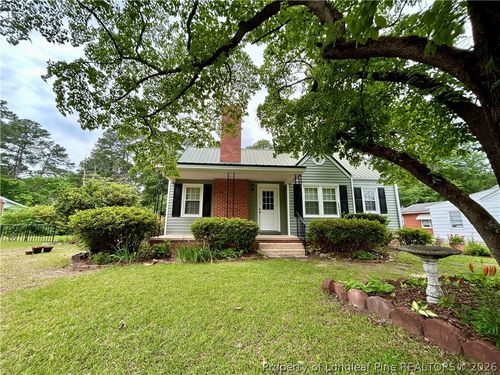 211 N Roberts St, Raeford, NC, 28376-2851 | Card Image