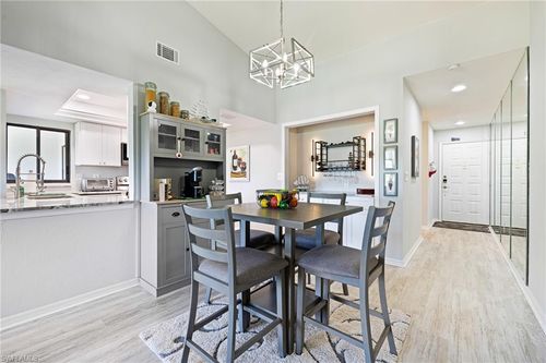326-5805 Trailwinds Dr, FORT MYERS, FL, 33907-7350 | Card Image