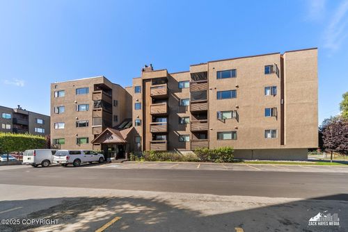 unit-212-310 E 11th Ave, Anchorage, AK, 99501-6517 | Card Image