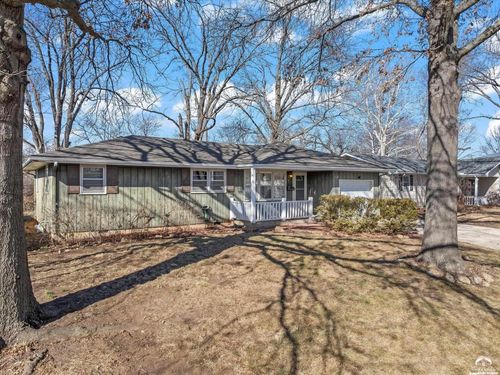 819 Crawford Dr, Lawrence, KS, 66049-3133 | Card Image